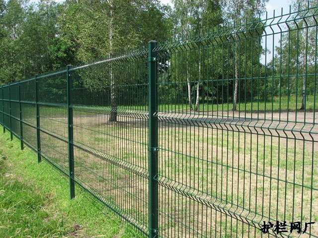 防护围栏网颜色一般为什么是墨绿色?
