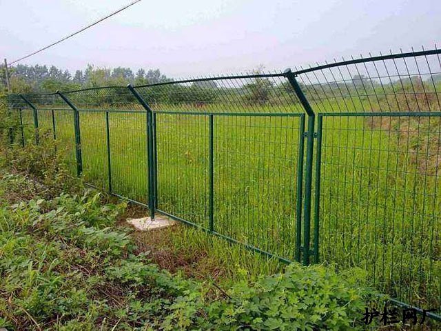 养鸡网围栏安装多少钱一米