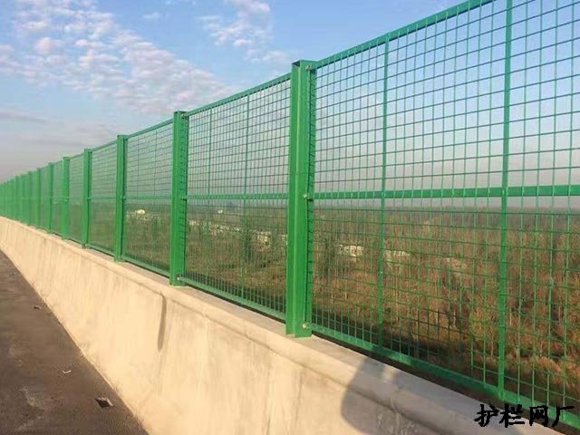 桥梁防抛护栏网如何提高护栏使用寿命
