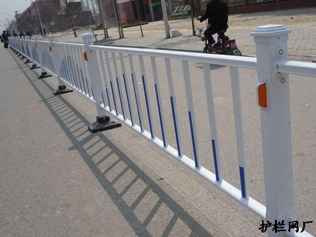 市政护栏网安装施工方案