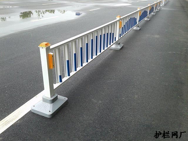城市道路护栏安装程序介绍