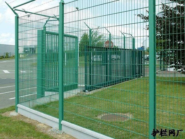 小区围墙护栏安装