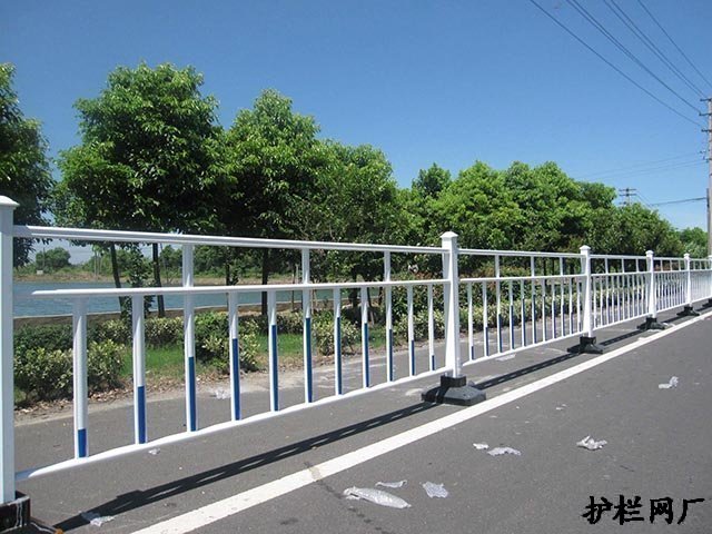 锌钢道路护栏用法