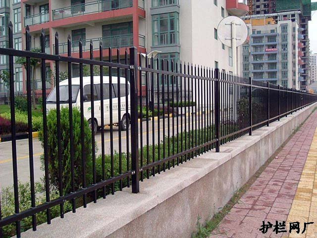 锌钢喷塑护栏安装安全问题重中之重
