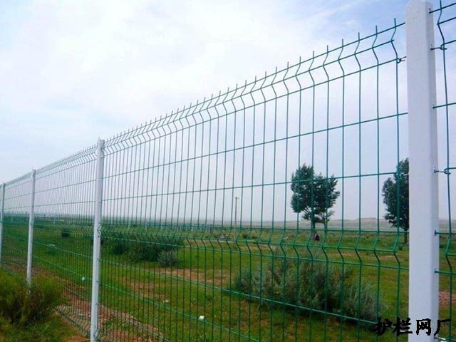 农田护栏网采用什么样的电镀工艺进行工生产?