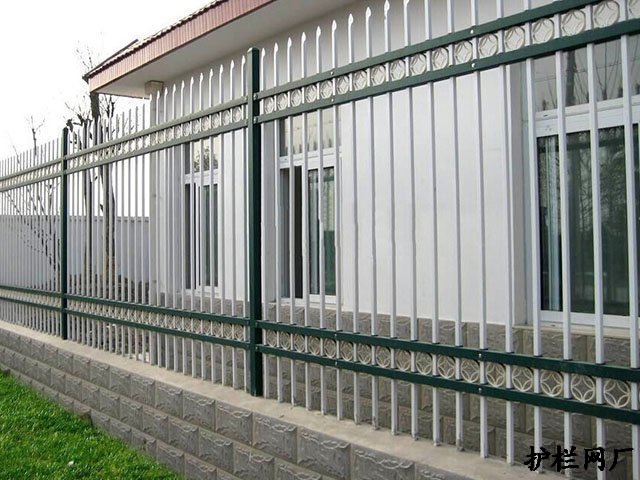 别墅锌钢护栏安装办法