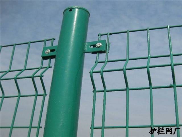 双边丝护栏网安装方案